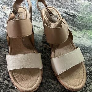 B.O.C Like New, Snow/Stone/Fig - Olivia- size 10M